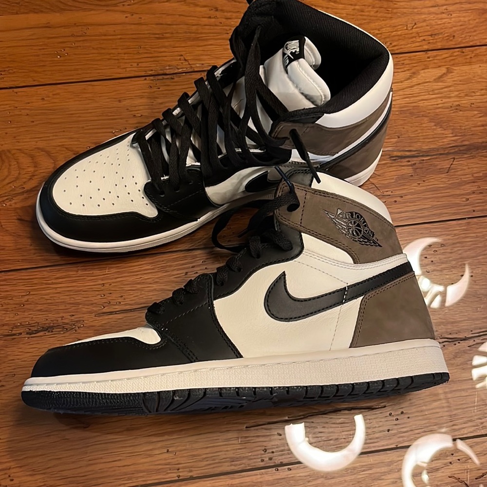 Jordan 1 mocha, slightly used, size 11, original box